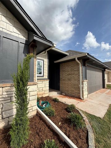 1312 Colonial Avenue, Tuttle, OK 73089