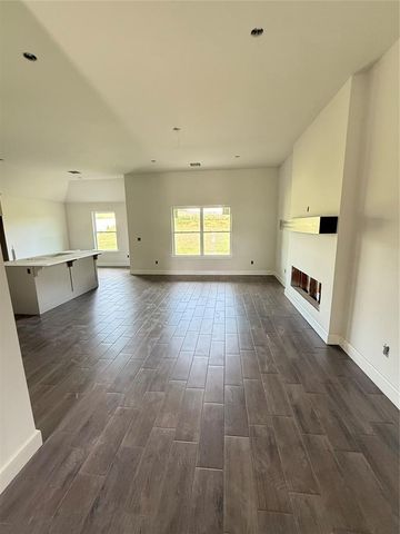 1312 Colonial Avenue, Tuttle, OK 73089