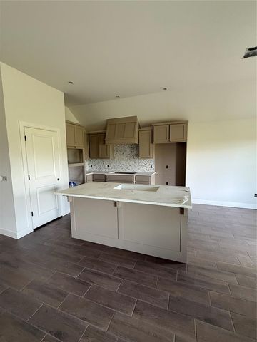 1312 Colonial Avenue, Tuttle, OK 73089