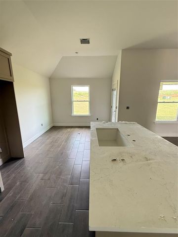 1312 Colonial Avenue, Tuttle, OK 73089