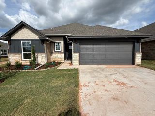 1312 Colonial Avenue, Tuttle, OK 73089