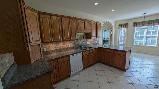 600 Bay Laurel Circle, Warner Robins, GA 31088