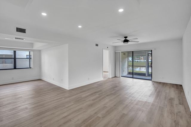 7674 Tahiti Lane 101, Lake Worth, FL 33467