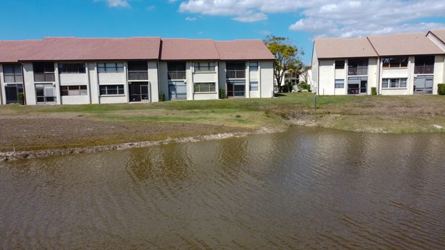 7674 Tahiti Lane 101, Lake Worth, FL 33467