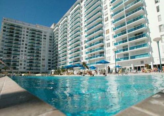 2301 Collins Ave 843, Miami Beach, FL 33139