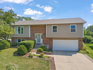 1019 Tioga Court, Carol Stream, IL 60188