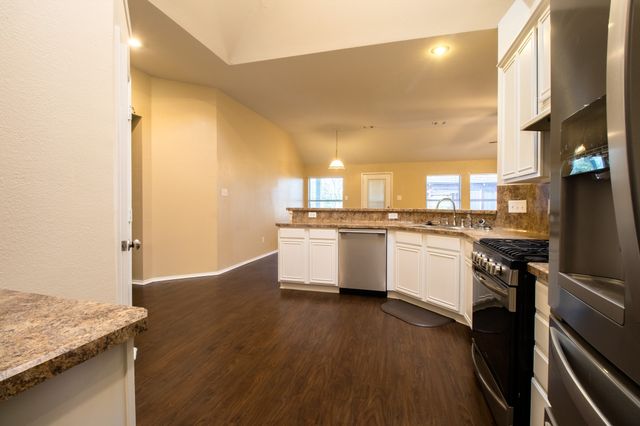 101 Wandering Drive, Forney, TX 75126