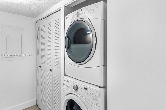 4705 SW 62nd Ave 204, Davie, FL 33314