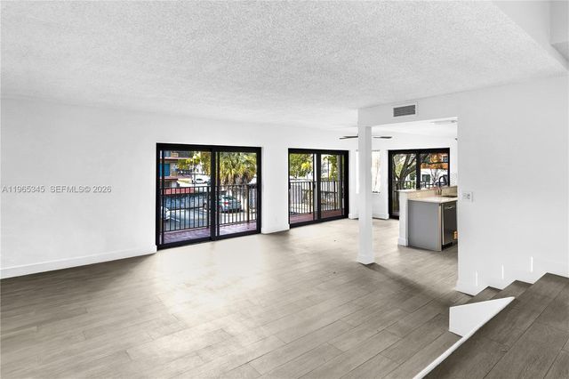 4705 SW 62nd Ave 204, Davie, FL 33314