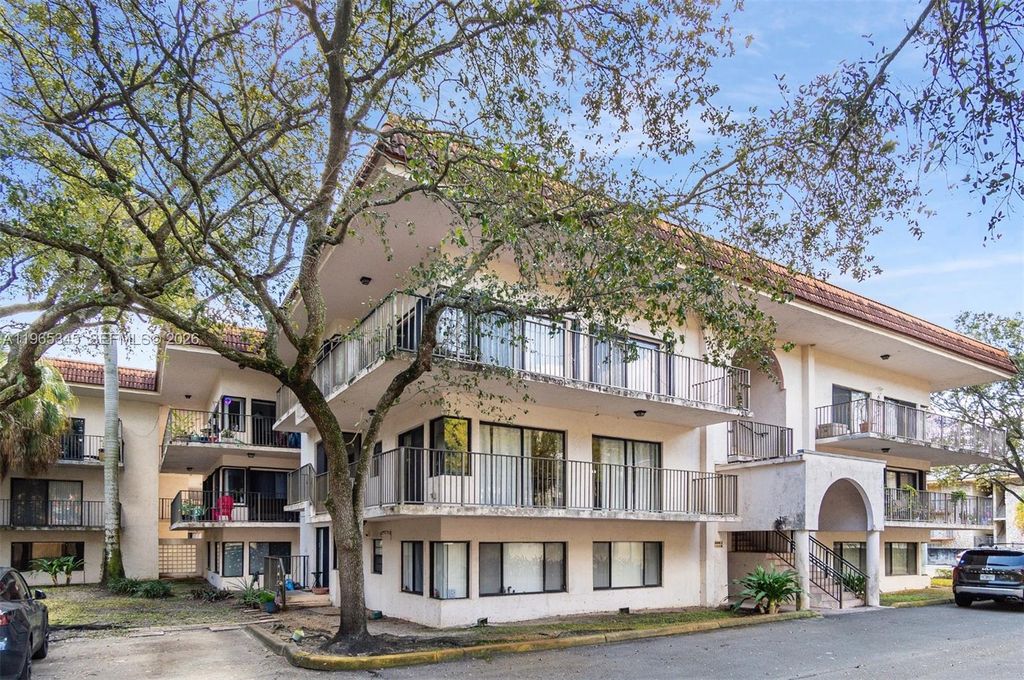 4705 SW 62nd Ave 204, Davie, FL 33314