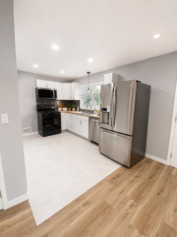575 Nebraska Avenue E, Saint Paul, MN 55130