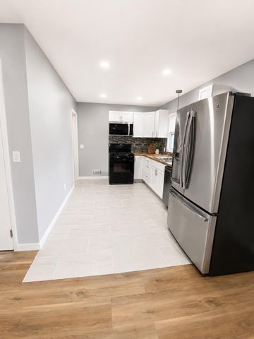 575 Nebraska Avenue E, Saint Paul, MN 55130