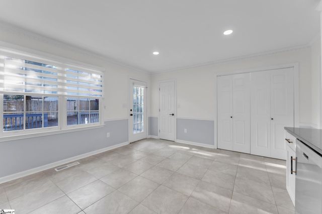 308 Oak Valley Drive, Simpsonville, SC 29681