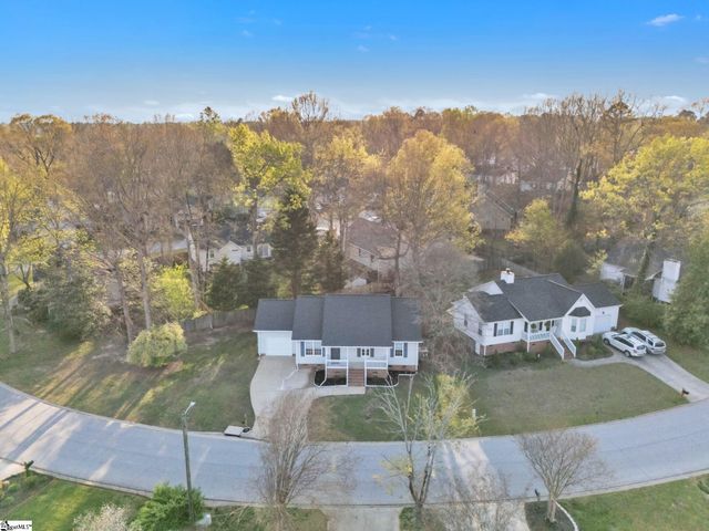 308 Oak Valley Drive, Simpsonville, SC 29681