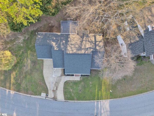 308 Oak Valley Drive, Simpsonville, SC 29681