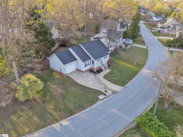 308 Oak Valley Drive, Simpsonville, SC 29681