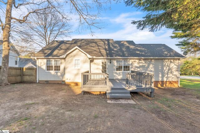 308 Oak Valley Drive, Simpsonville, SC 29681
