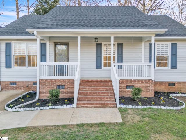308 Oak Valley Drive, Simpsonville, SC 29681
