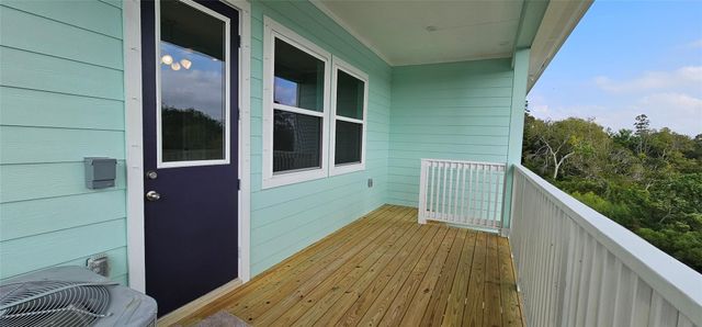 3801 Peacock Isle Drive, Dickinson, TX 77539