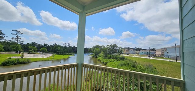 3801 Peacock Isle Drive, Dickinson, TX 77539