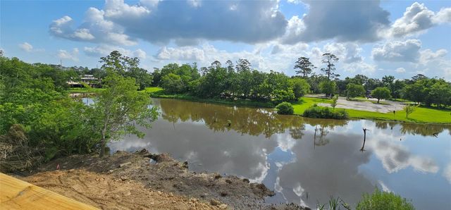 3801 Peacock Isle Drive, Dickinson, TX 77539