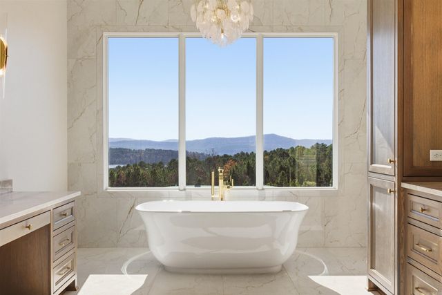 21423 Waterview Drive, Roland, AR 72135