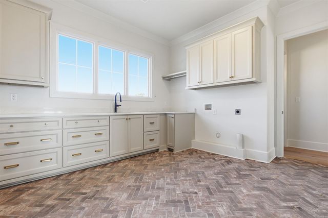 21423 Waterview Drive, Roland, AR 72135