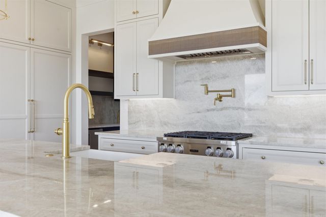 21423 Waterview Drive, Roland, AR 72135