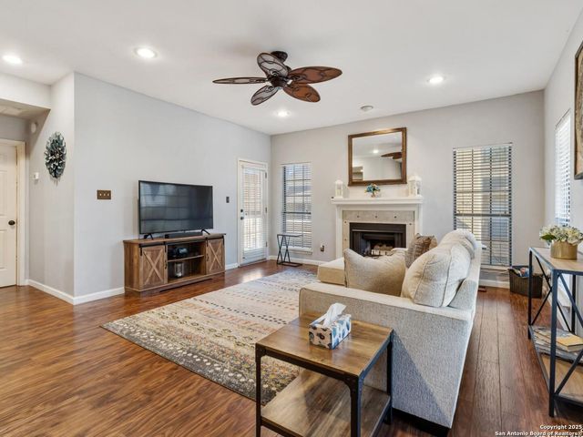 11839 Parliament St Apt 2422, San Antonio, TX 78216