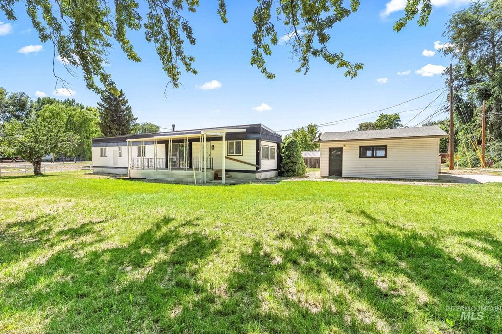 305 E 12th Street, Weiser, ID 83672