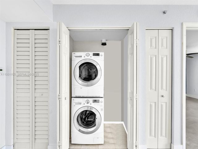 816 NW 11th St 1208, Miami, FL 33136