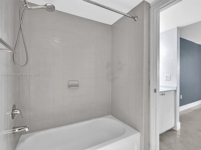 816 NW 11th St 1208, Miami, FL 33136