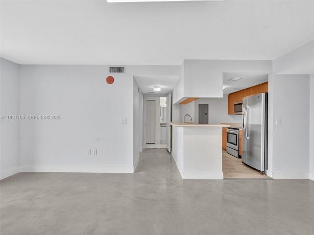 816 NW 11th St 1208, Miami, FL 33136