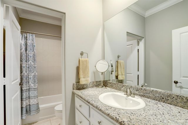6310 Taggart Street B, Houston, TX 77007