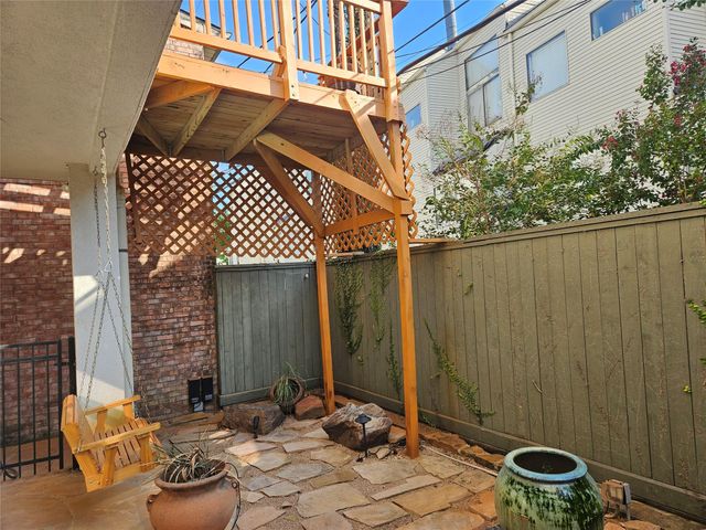 6310 Taggart Street B, Houston, TX 77007