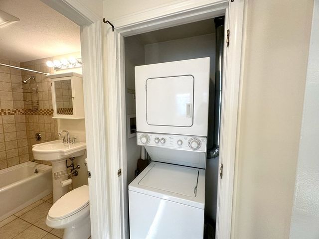 381 South Main St 2, Haverhill, MA 01835