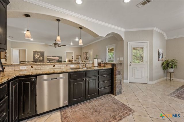 2804 CR 1045, Lampasas, TX 76550