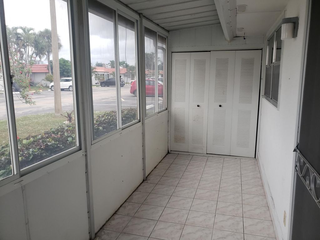 Image 13 of property listing at 312 Seville M, Delray Beach, FL 33446