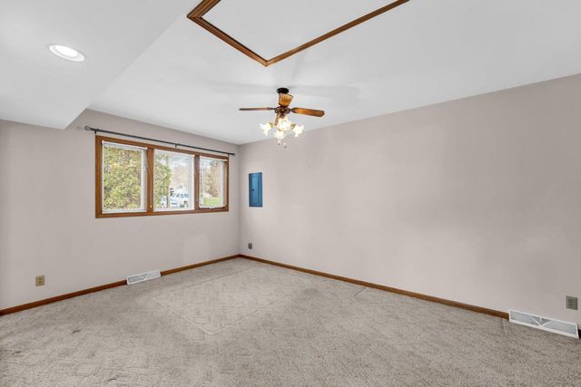 N6236 W Lake Shore DRIVE, Burlington, WI 53105