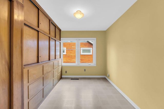 N6236 W Lake Shore DRIVE, Burlington, WI 53105