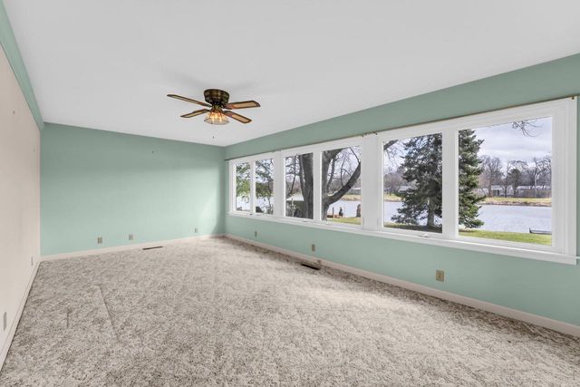 N6236 W Lake Shore DRIVE, Burlington, WI 53105