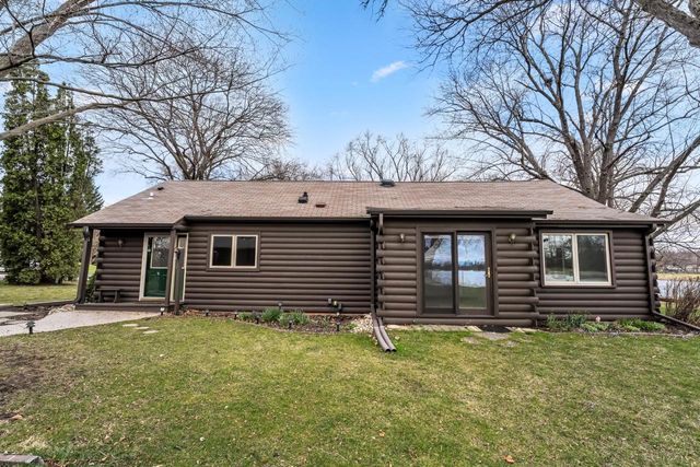 N6236 W Lake Shore DRIVE, Burlington, WI 53105