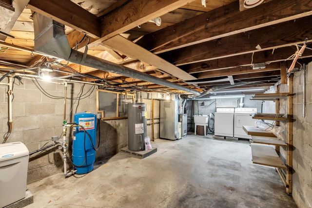 N6236 W Lake Shore DRIVE, Burlington, WI 53105