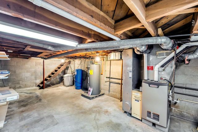 N6236 W Lake Shore DRIVE, Burlington, WI 53105