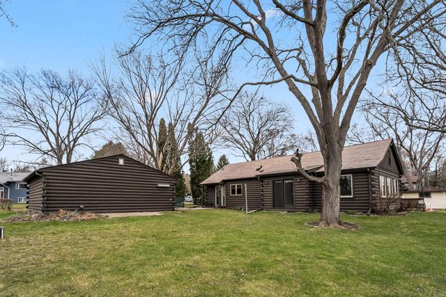 N6236 W Lake Shore DRIVE, Burlington, WI 53105
