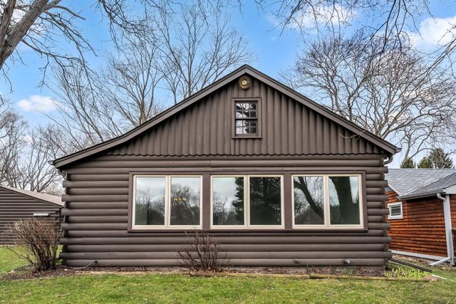 N6236 W Lake Shore DRIVE, Burlington, WI 53105