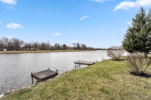 N6236 W Lake Shore DRIVE, Burlington, WI 53105