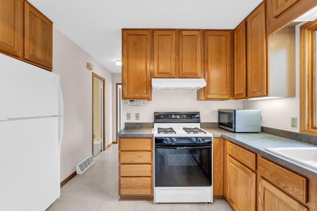 N6236 W Lake Shore DRIVE, Burlington, WI 53105