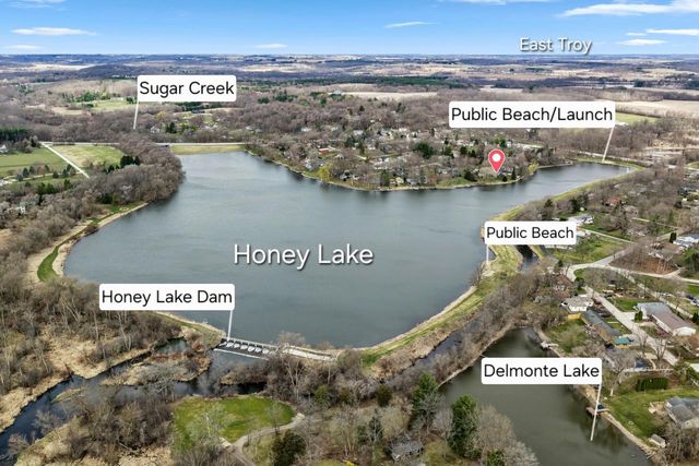 N6236 W Lake Shore DRIVE, Burlington, WI 53105