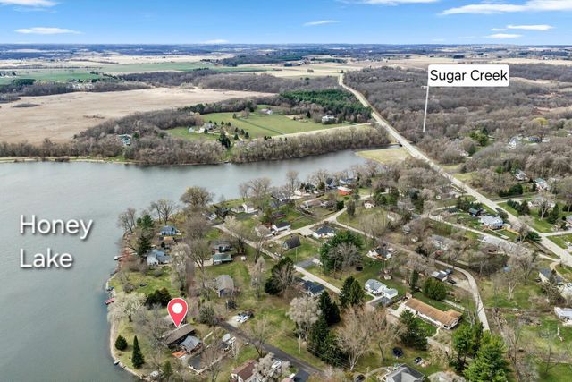 N6236 W Lake Shore DRIVE, Burlington, WI 53105